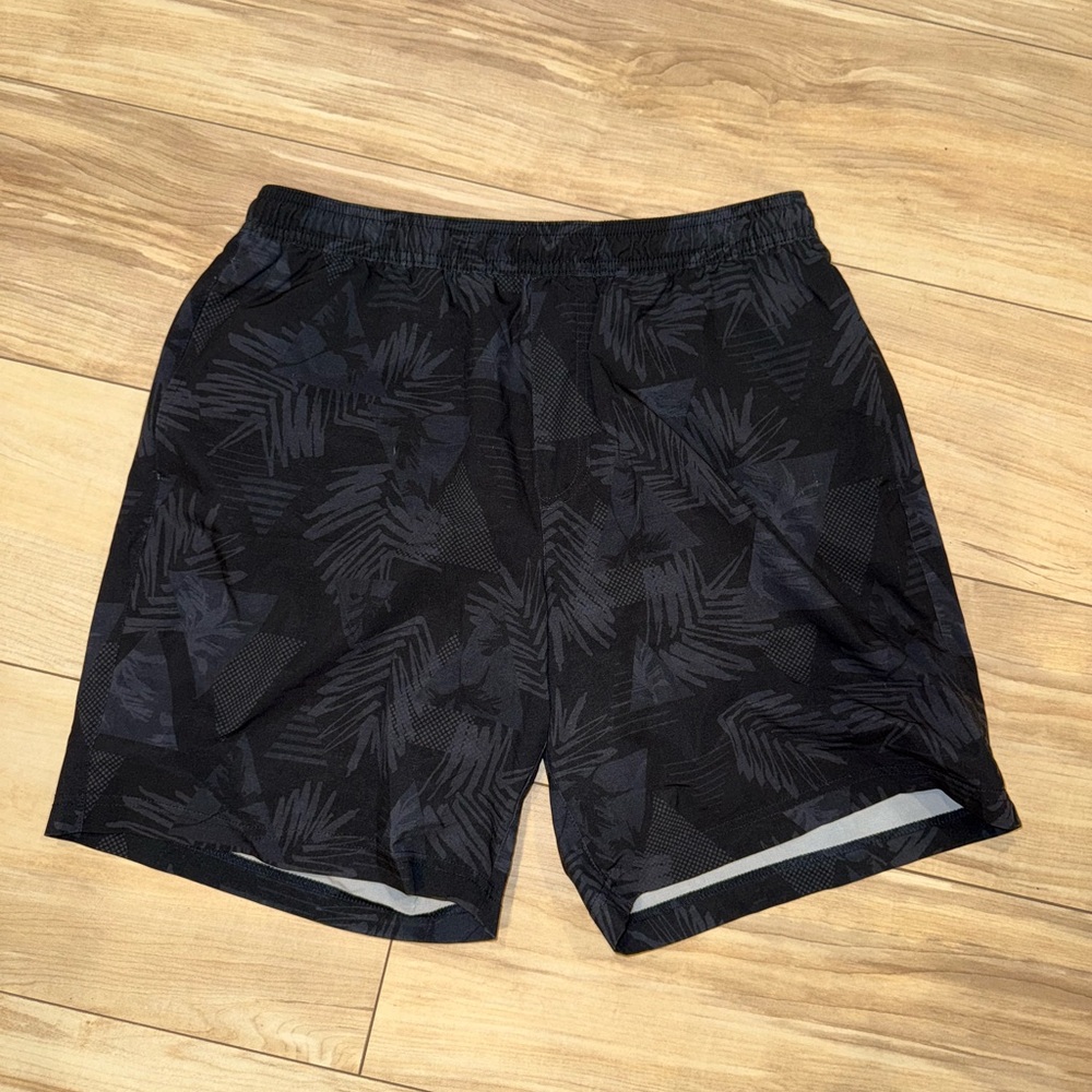 Chubbies Shorts THE PALM DOT COMS 7" (COMPRESSION
LINED) Size Large